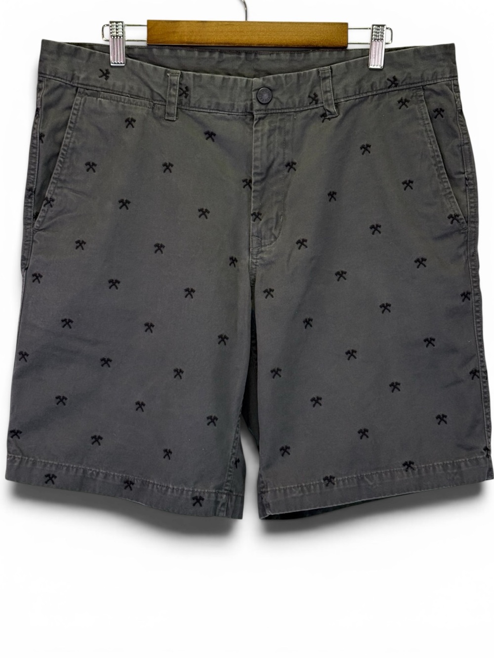 The North Face Men's Grey Embroidered Ice Axe Chino Shorts Size 36